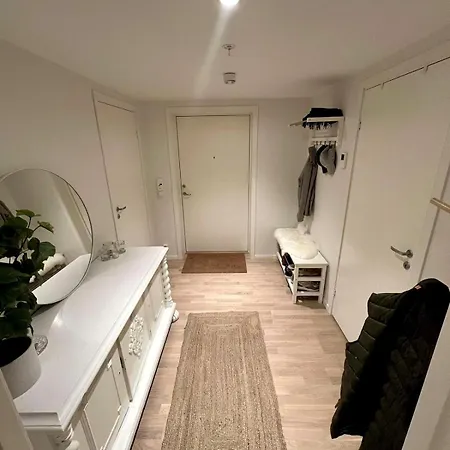 Apartment Modern Near Center Of *